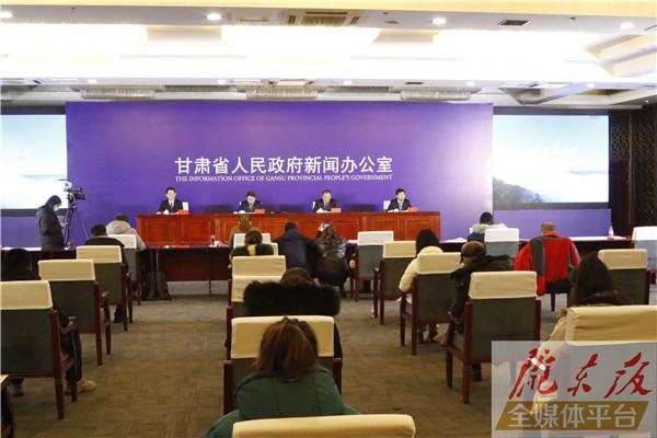 慶陽市8個縣（區(qū)）、570個貧困村、14.99萬戶61.05萬貧困人口全部脫貧