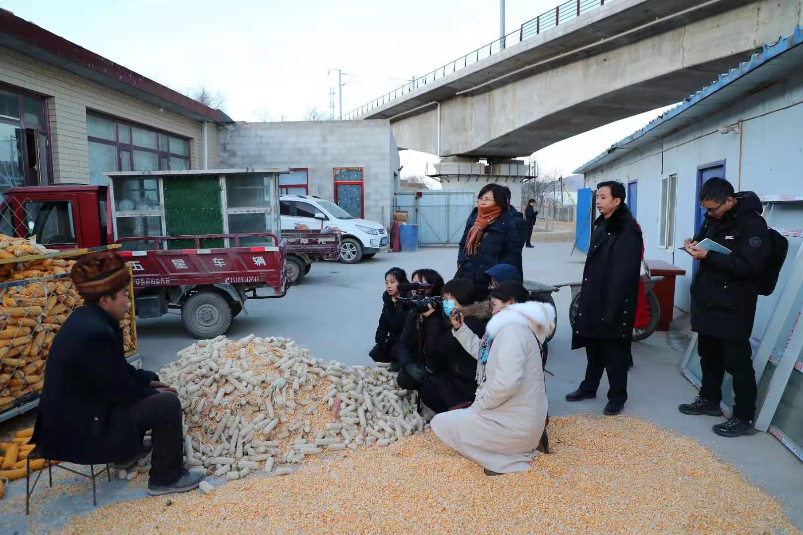 記者采訪“老耿” 記者采訪“老耿”