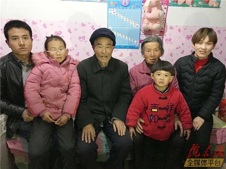 【新春走基層】殘疾夫婦：“你做我的耳朵，我做你的右手”