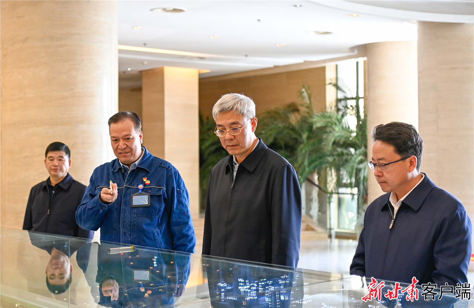 尹弘在慶陽市調(diào)研指導工作時強調(diào)：立足資源稟賦打造特色產(chǎn)業(yè)集群，奮發(fā)有為推動革命老區(qū)振興發(fā)展