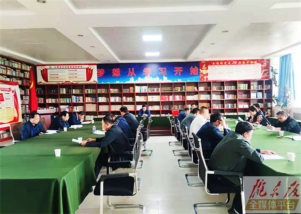 慶陽市政協(xié)組織經(jīng)濟(jì)界委員開展“重溫陜甘邊光輝歷史”讀書學(xué)習(xí)活動