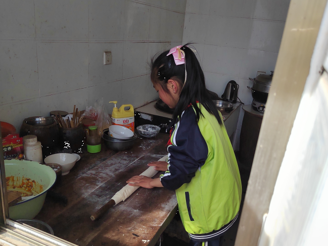 【新時代慶陽好少年·高文靜】稚肩擔孝義，自強逐光行