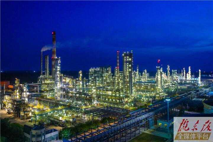 透過數(shù)字看慶陽市2022年經(jīng)濟(jì)發(fā)展成就·千億目標(biāo)引領(lǐng)強(qiáng)勢(shì)復(fù)蘇