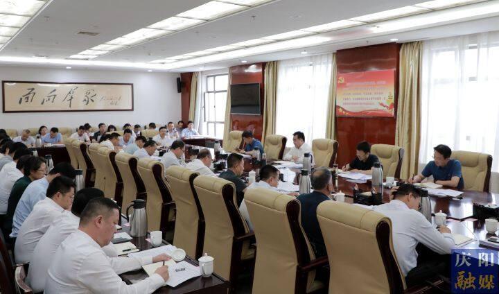 黃澤元在與招商引資項目落地服務(wù)工作人員座談時強調(diào) 明確工作責任 簡化辦事流程 提高服務(wù)質(zhì)效 促進更多招商引資項目更快落地建設(shè)