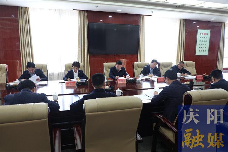 周繼軍在市政府領(lǐng)導班子主題教育調(diào)研成果交流會上強調(diào) 加快成果轉(zhuǎn)化 破解發(fā)展難題 以高質(zhì)量調(diào)查研究推動高質(zhì)量發(fā)展