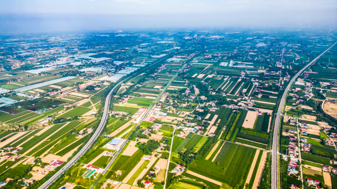 在春天里，帶您行走西峰