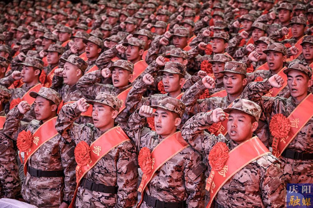 【攝影報道】慶陽市舉行2025年上半年新兵歡送儀式暨國防教育活動