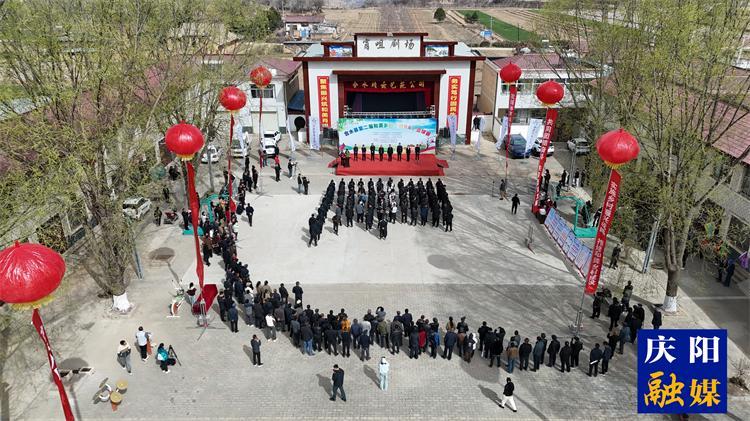 合水縣第二屆和美鄉(xiāng)村（村BA）籃球賽火熱開(kāi)賽