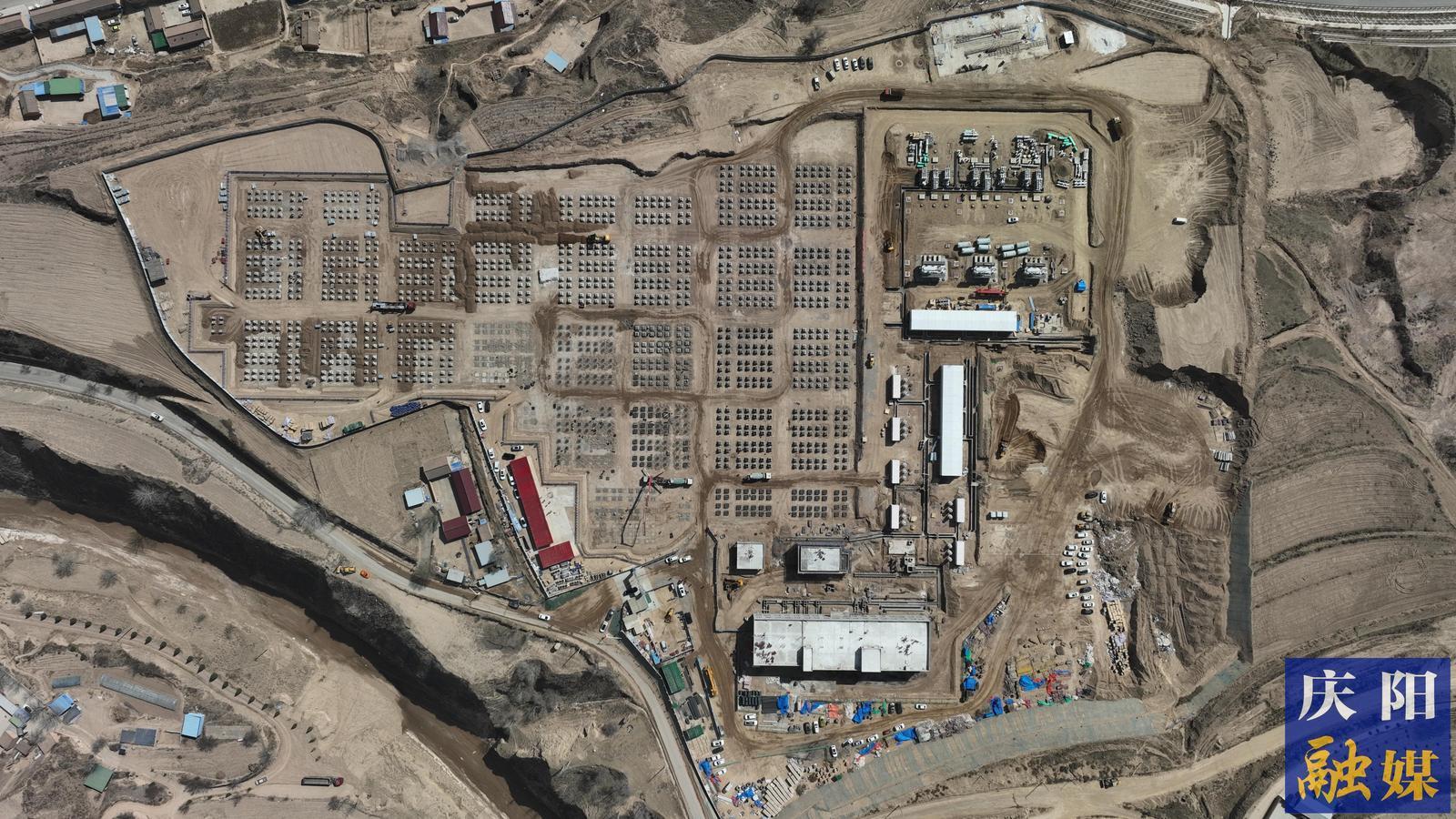 “隴電入魯”配套新能源儲能項目進入設(shè)備安裝階段