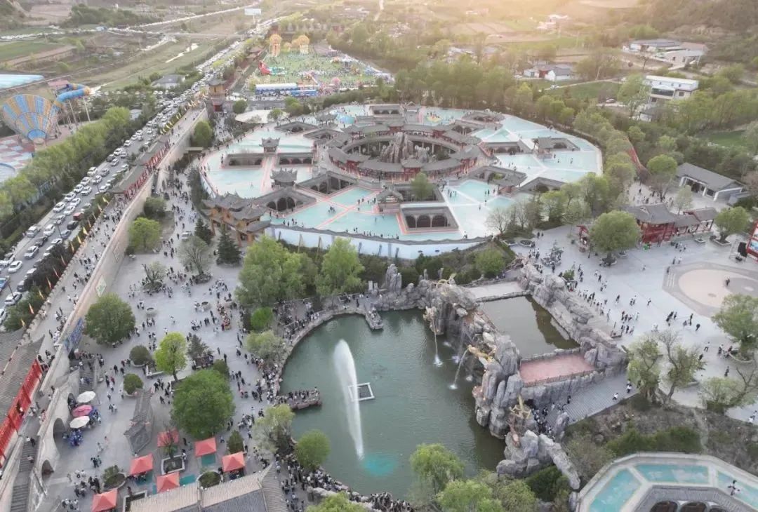 【攝影報(bào)道】北石窟驛景區(qū)游客爆棚，熱鬧非凡！