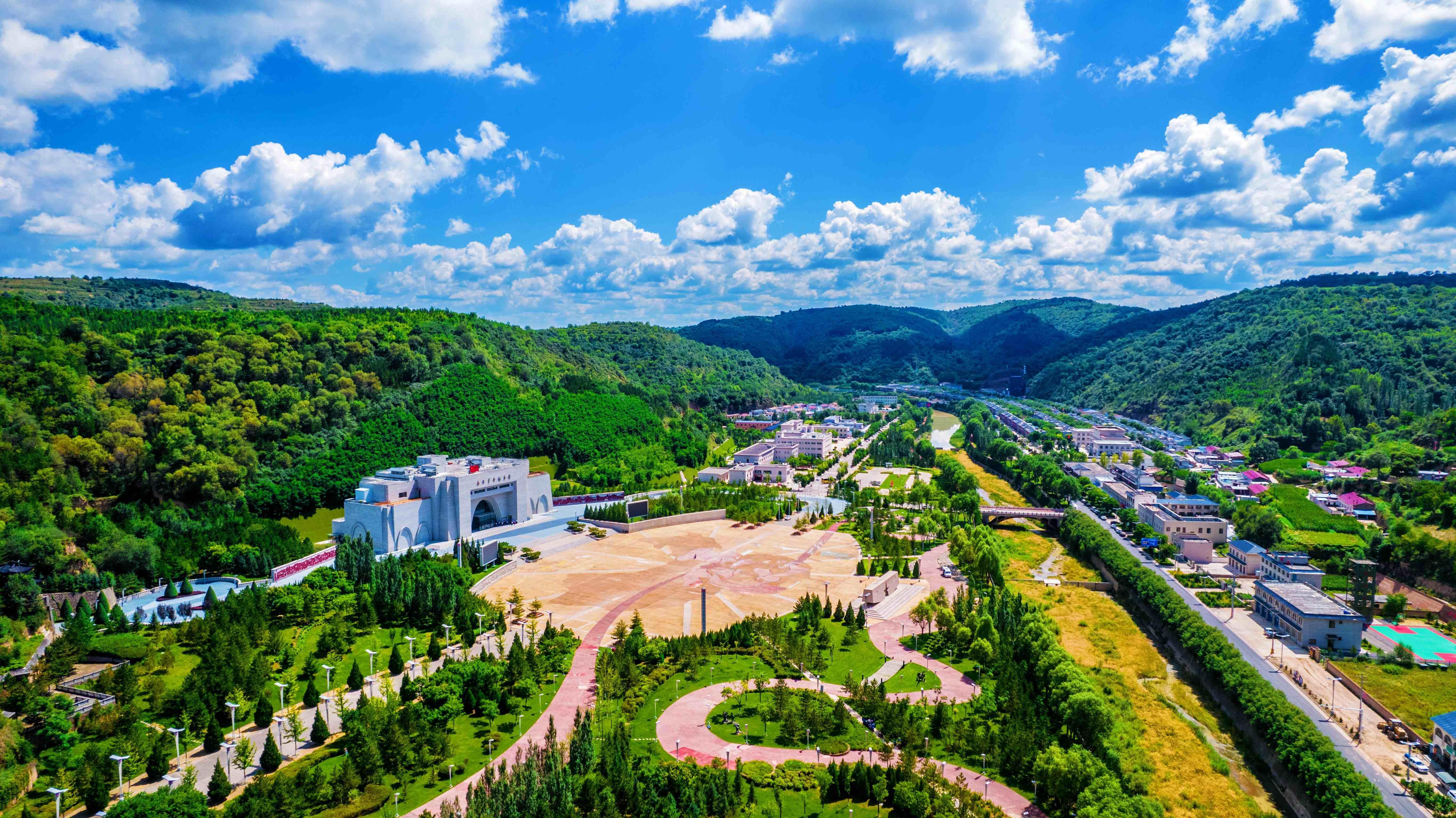 紅色熱土上的青春回響——記2025年度中國青年五四獎?wù)录w、南梁革命紀(jì)念館南梁精神宣講隊