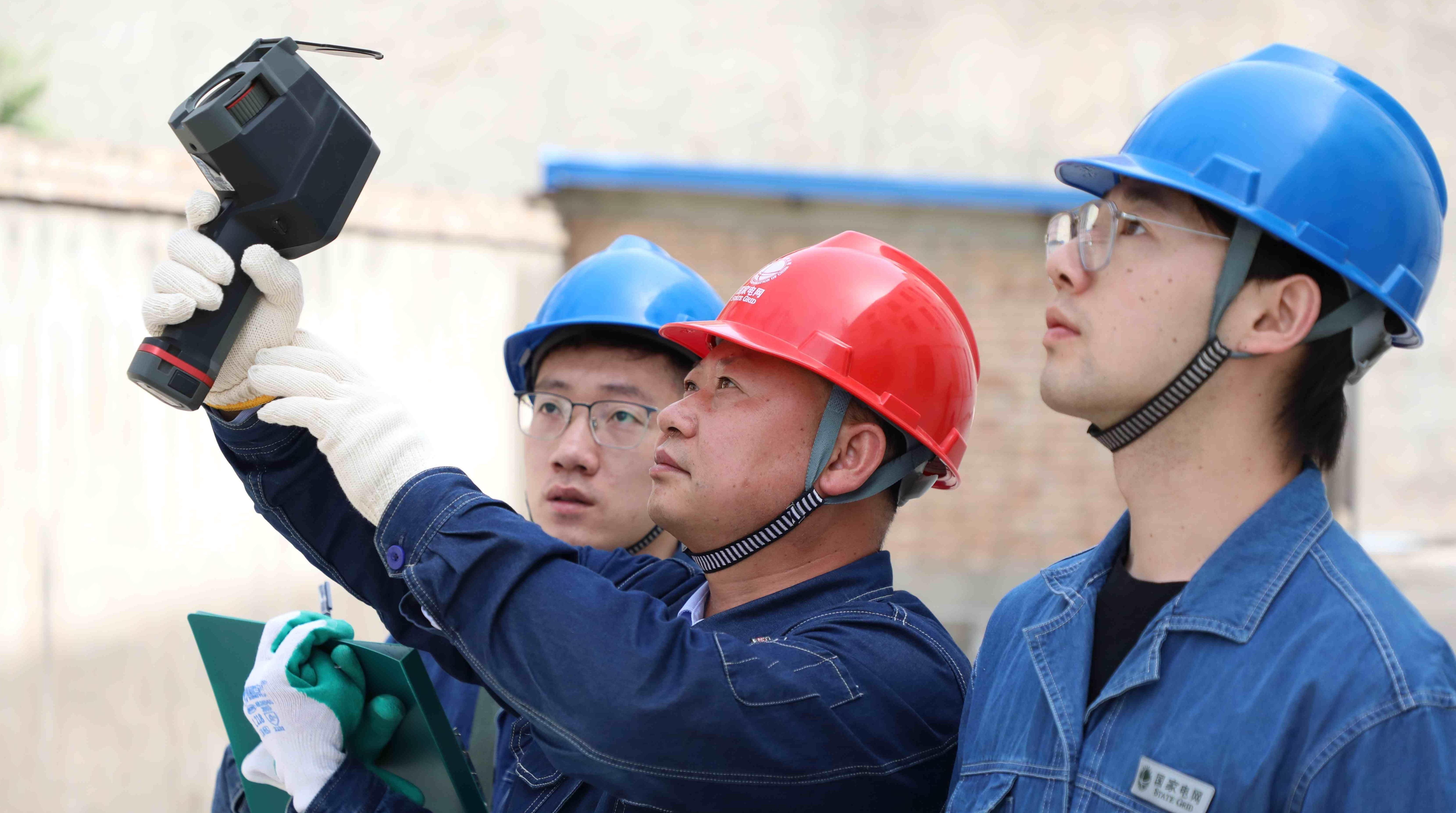 初心點(diǎn)亮萬家燈火——記全國勞動模范何建功