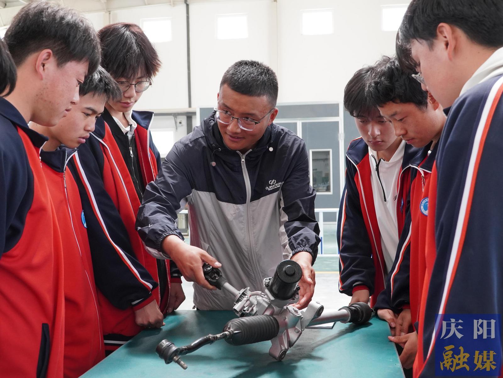 【點(diǎn)亮美好教育】慶陽中職教育破新局 產(chǎn)教融合育匠才