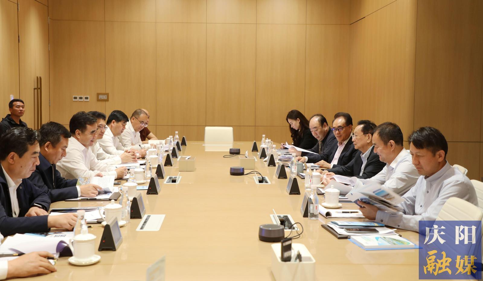 黃澤元帶隊赴正大集團(tuán)中國總部考察對接項目