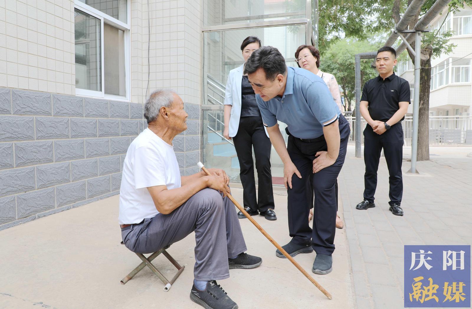 黃澤元在慶城縣調研時強調 深化整治群眾身邊不正之風和腐敗問題 切實增強人民群眾獲得感幸福感安全感