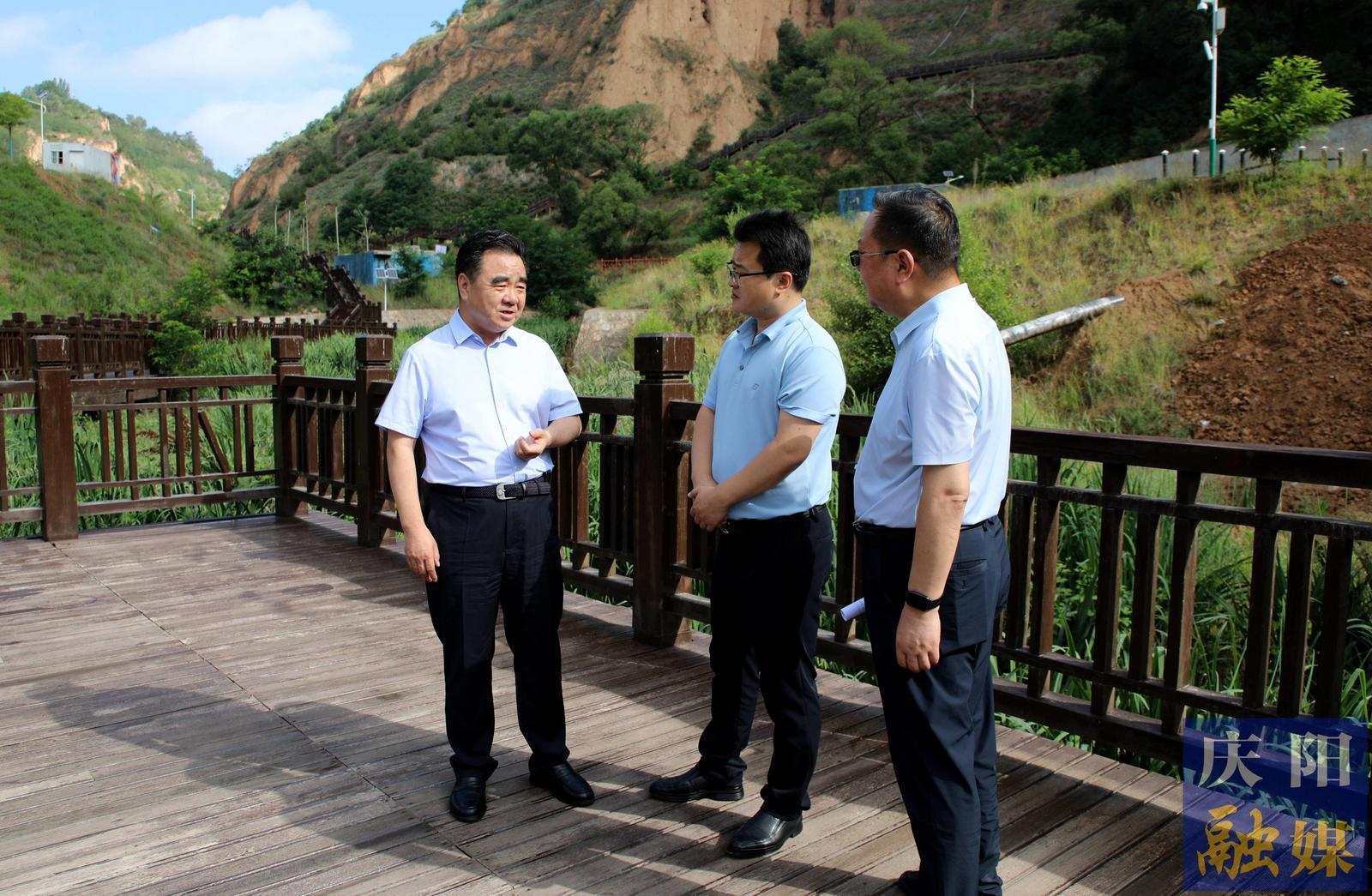 黃澤元在西峰慶城調研防汛減災工作時強調 全面提升防災減災救災能力水平 切實保障人民群眾生命財產(chǎn)安全