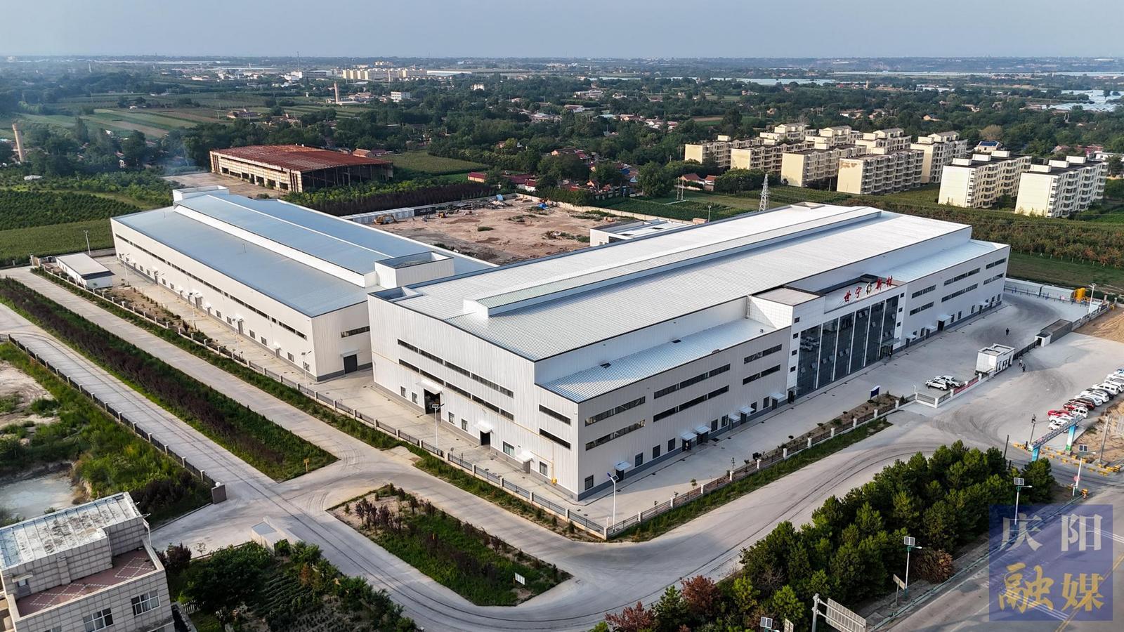 【攝影報道】甘肅世寧新材料一期項目部分產(chǎn)線投產(chǎn)運行，后續(xù)建設(shè)有序推進