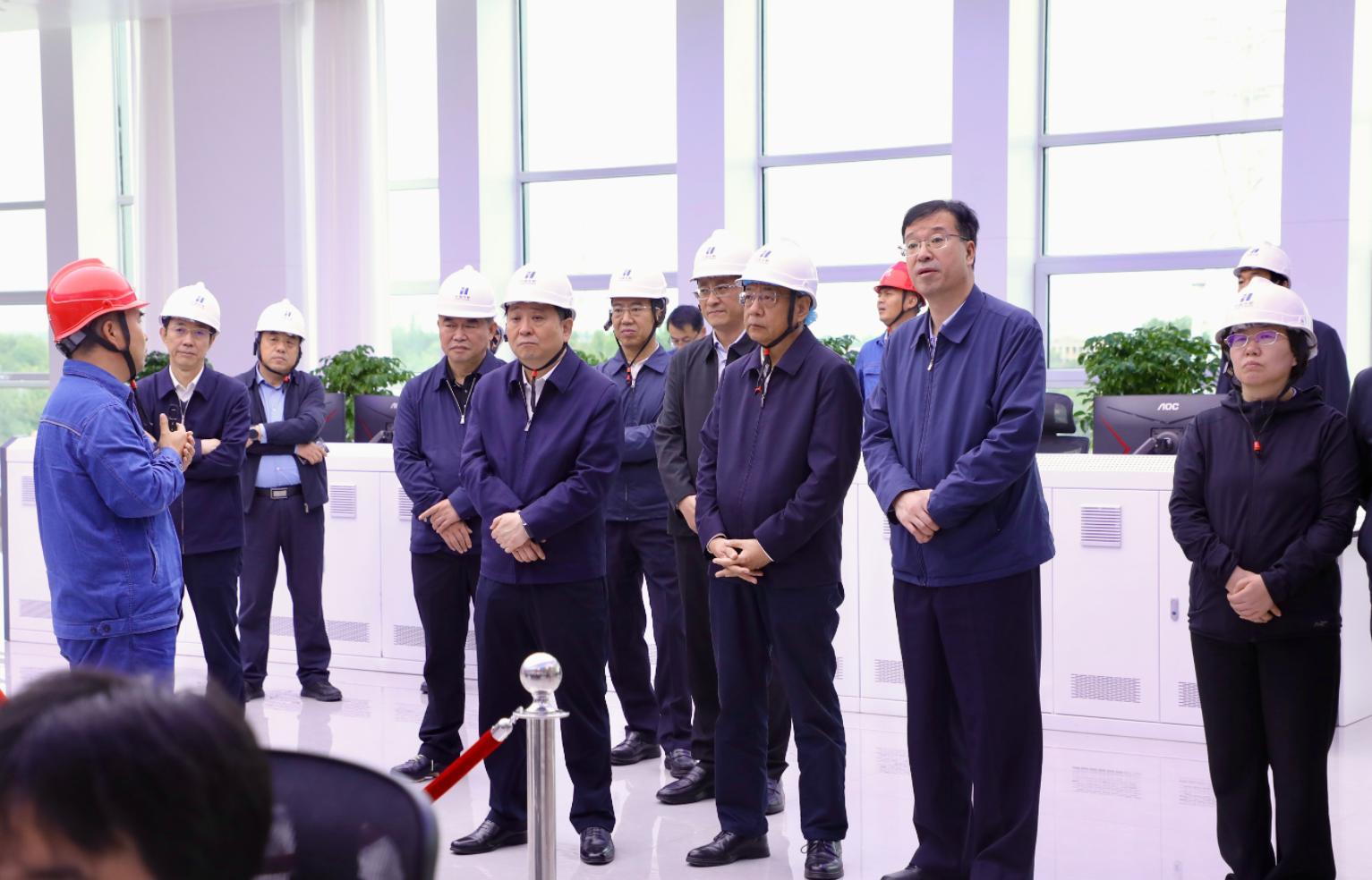 【簡(jiǎn)訊】周繼軍帶隊(duì)觀摩正寧縣重大項(xiàng)目建設(shè)情況