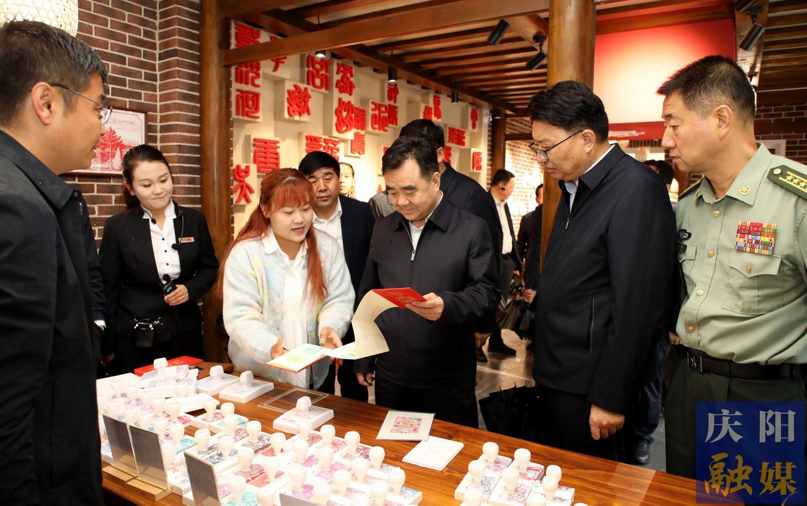 【簡訊】黃澤元帶隊觀摩華池縣重大項目建設情況