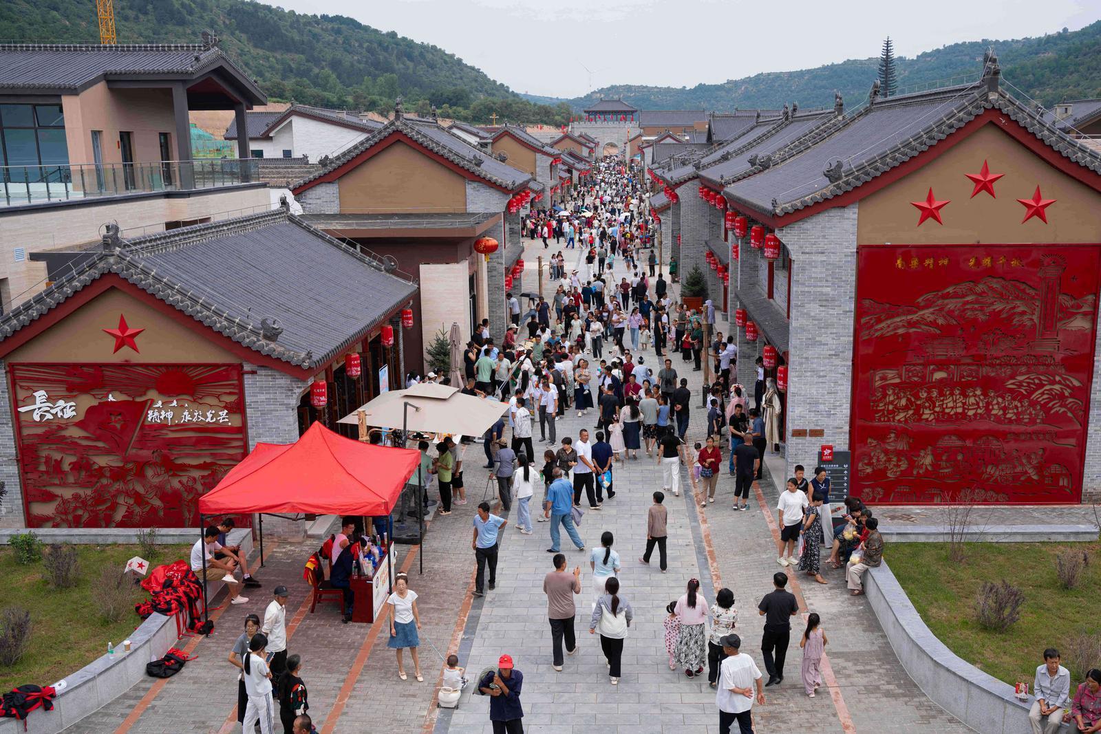 【挑大梁 作標(biāo)桿·縣區(qū)高質(zhì)量發(fā)展巡禮】項目夯基蓄力 發(fā)展行穩(wěn)致遠(yuǎn)——華池縣推進(jìn)項目建設(shè)賦能經(jīng)濟(jì)發(fā)展掃描