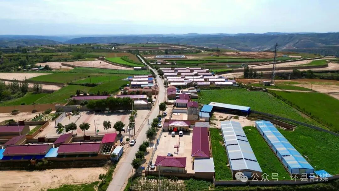 光伏綠能引水潤旱塬——環(huán)縣樊家川鎮(zhèn)長城村打造全省首個超高揚程光伏提水灌區(qū)實現(xiàn)節(jié)水增產(chǎn)雙突破