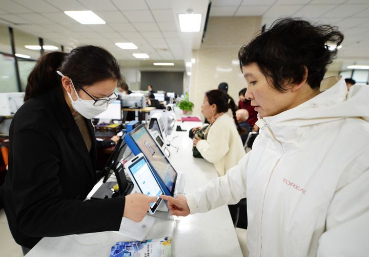 領(lǐng)航定向駕馭發(fā)展全局——習(xí)近平經(jīng)濟思想引領(lǐng)新時代經(jīng)濟工作述評之一