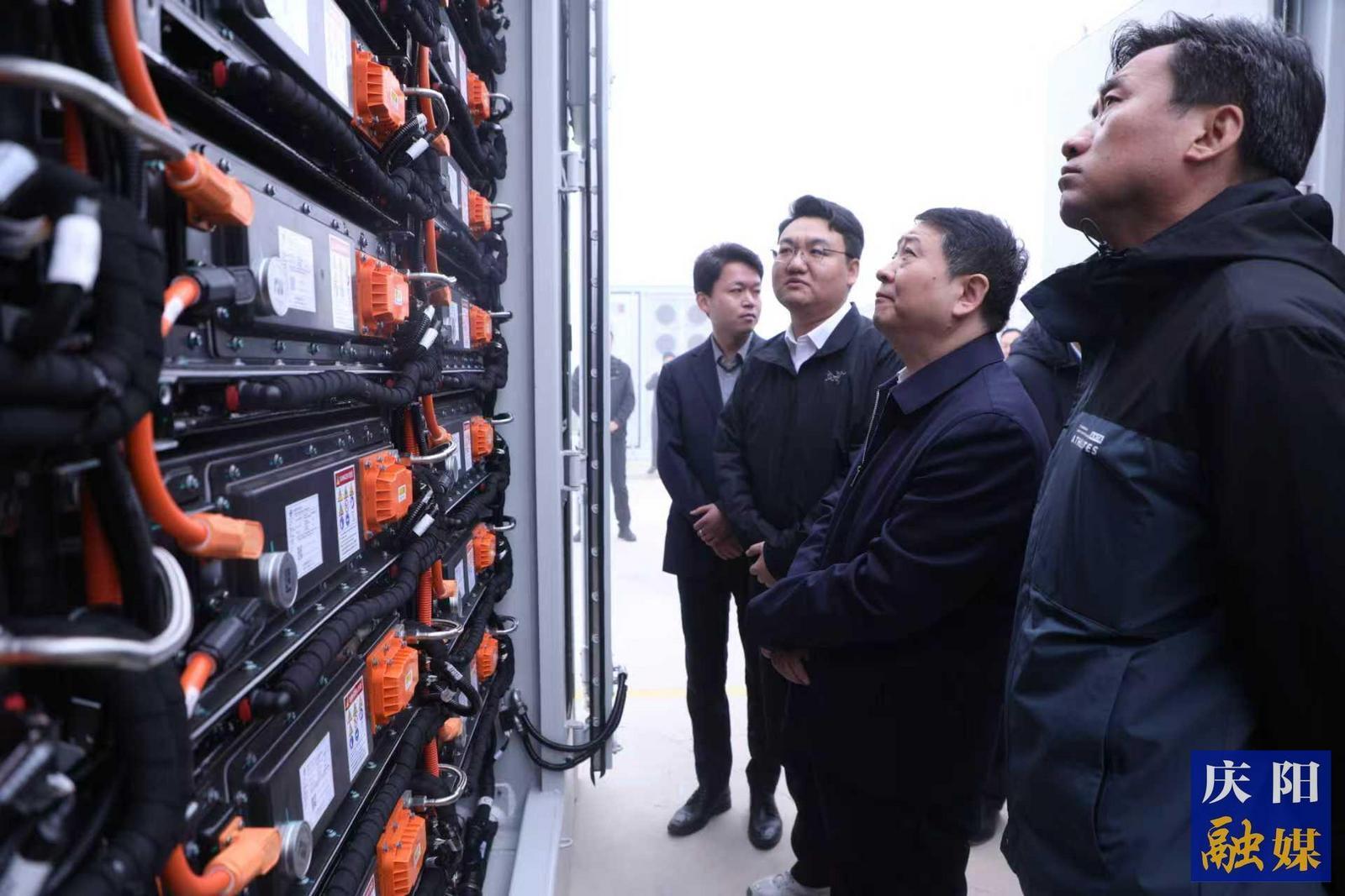 周繼軍在西峰區(qū)調(diào)研重點(diǎn)工業(yè)項目建設(shè)運(yùn)行工作