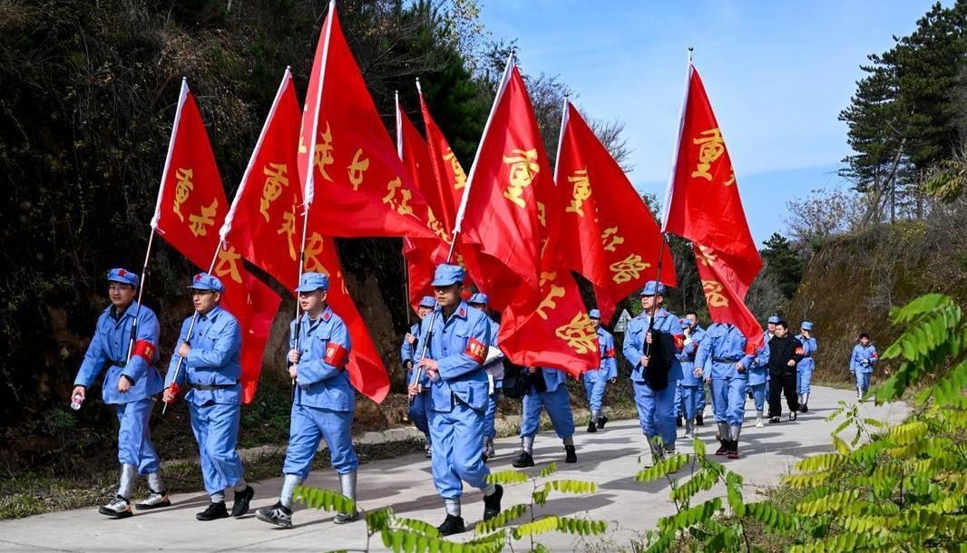 【攝影報(bào)道】慶陽舉辦“重走長征路”沉浸式體驗(yàn)活動