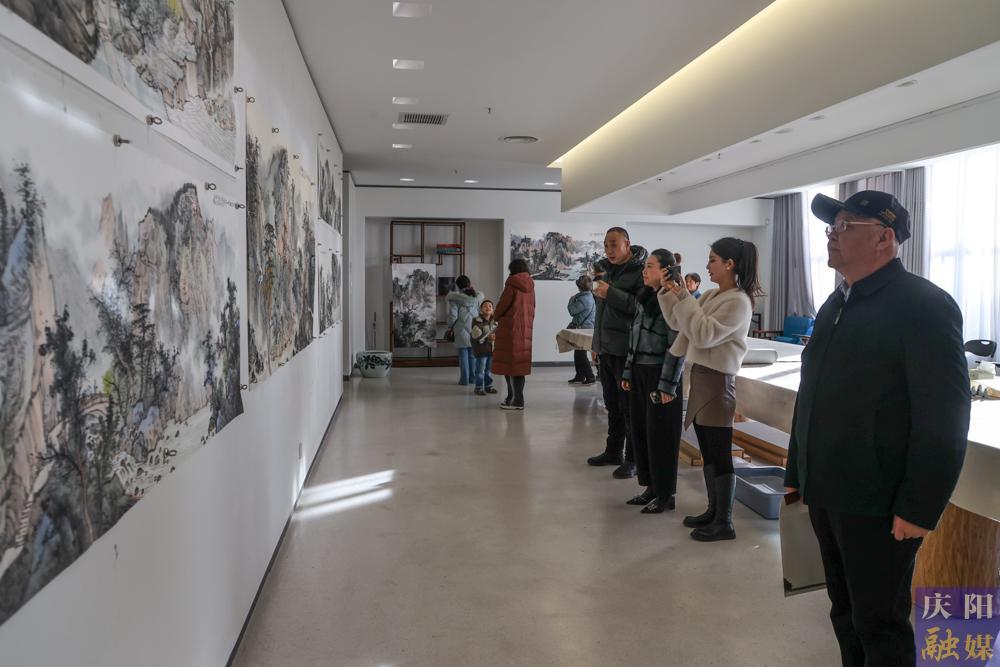 【攝影報道】“翰墨傳承·隴上高歌”周揚(yáng)波中國畫邀請展在慶陽開展