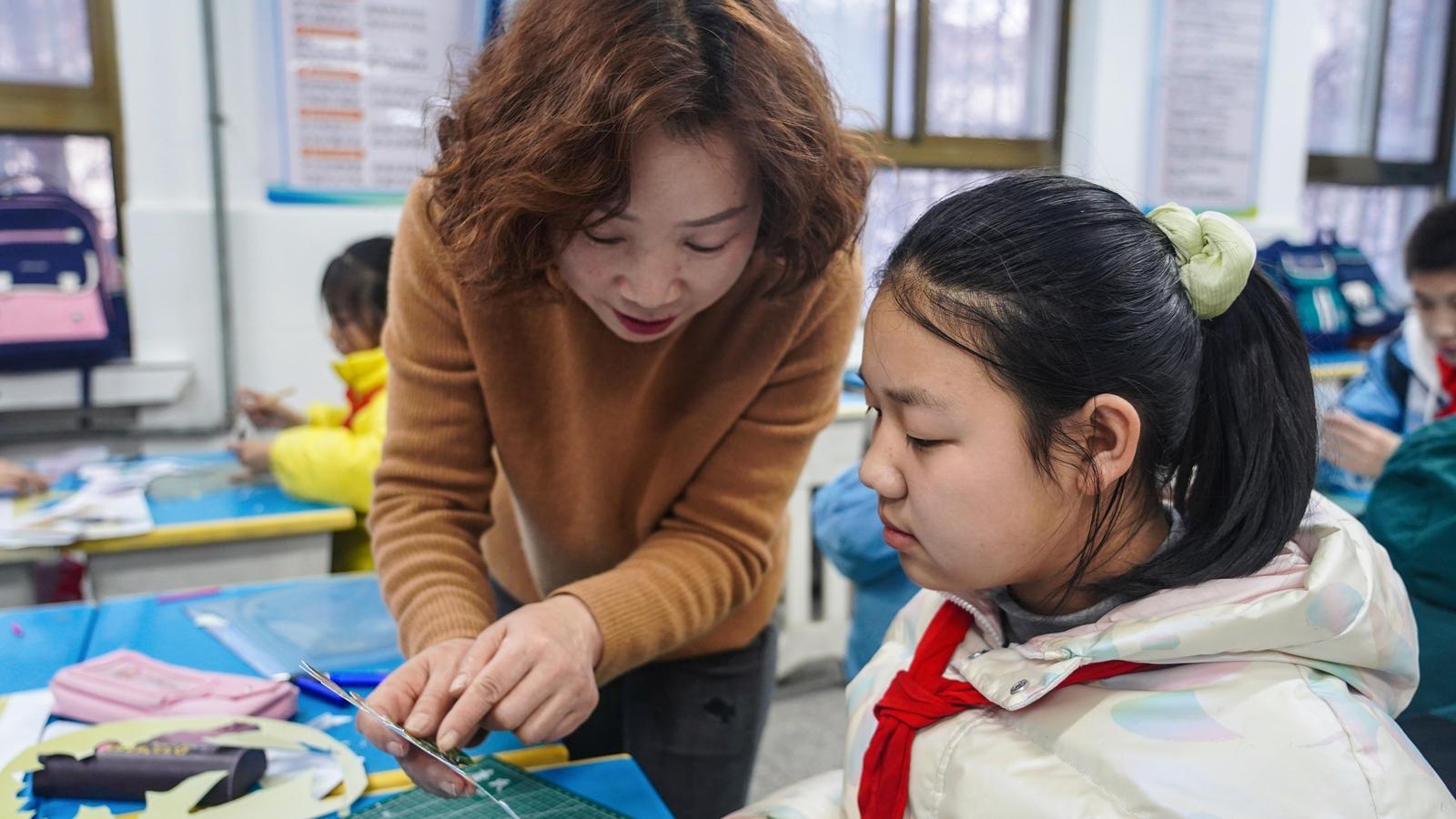 環(huán)縣皮影進校園 非遺傳承顯“活態(tài)”