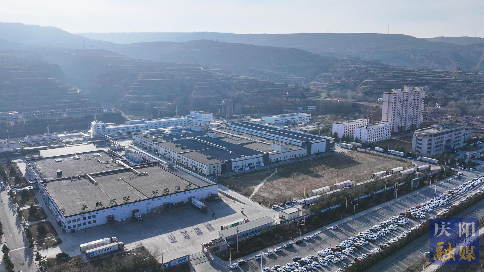 非凡“十四五”奮進(jìn)新慶陽(yáng) | 圣越農(nóng)牧：全產(chǎn)業(yè)鏈發(fā)力 打造隴東白羽肉雞產(chǎn)業(yè)新高地