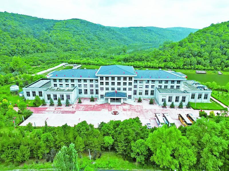 《隴東報(bào)》特刊︱重整行裝再出發(fā) 努力建設(shè)全國(guó)一流干部學(xué)院 ——寫在甘肅南梁干部學(xué)院建院十周年之際