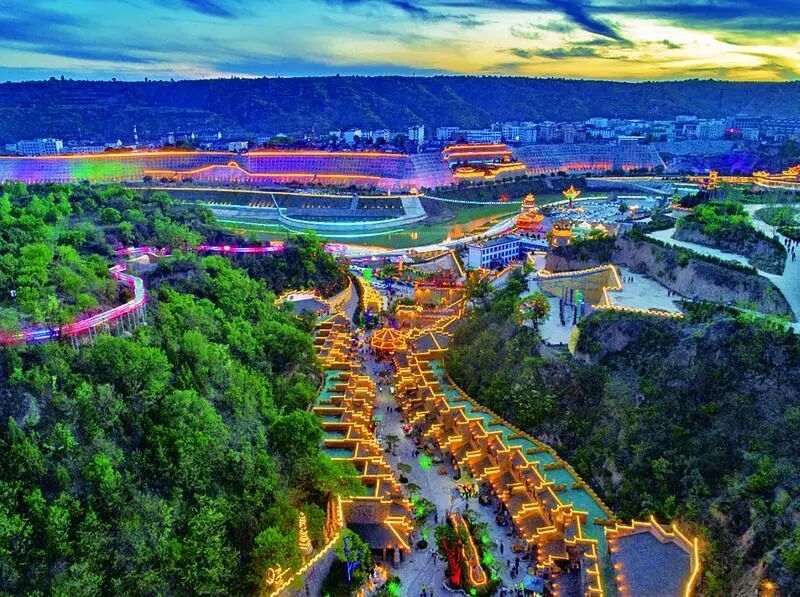 燈火映文脈 國(guó)潮啟新歲——慶城縣“文旅+康養(yǎng)”讓千年古城迸發(fā)新活力