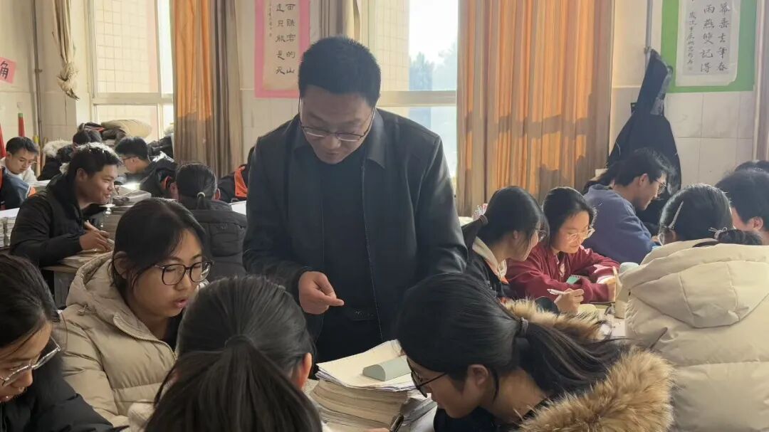 【正寧一中·提質(zhì)先鋒】范海濤：以愛育愛 用責(zé)任托舉成長(zhǎng)