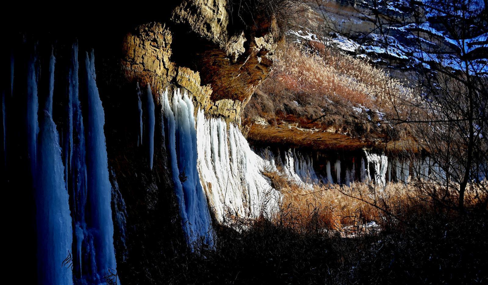 【攝影報道】西峰：灣鐮溝天然冰瀑群進入最佳觀賞期
