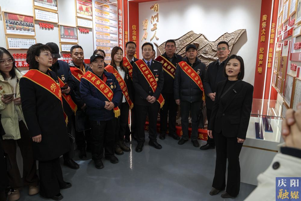 【攝影報道】慶陽市總工會組織各級勞模開展工人文化宮參觀學(xué)習(xí)與座談交流活動