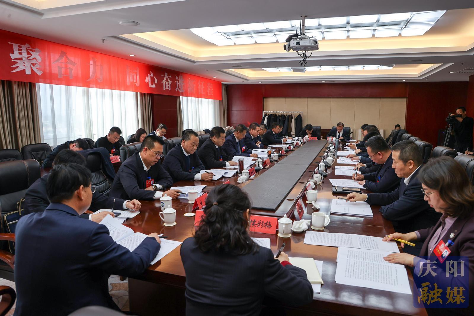 市政協(xié)委員分組討論政府工作、計(jì)劃、財(cái)政報(bào)告和“十五五”規(guī)劃綱要 凝聚發(fā)展共識(shí)共繪奮進(jìn)藍(lán)圖