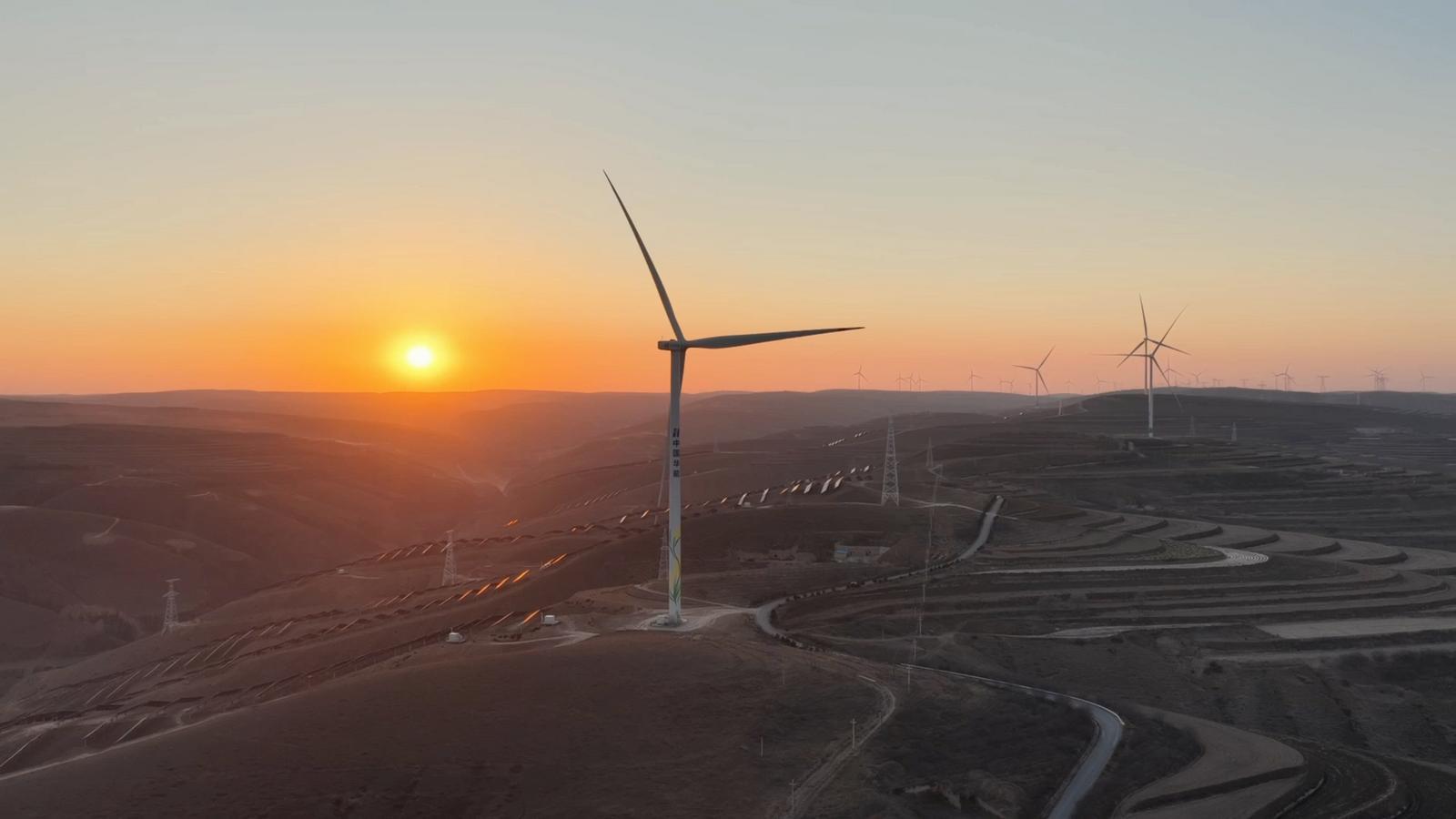 隴東能源基地實現歷史性跨越：千萬千瓦級清潔能源基地全面建成——慶陽探索能源轉型新路徑觀察