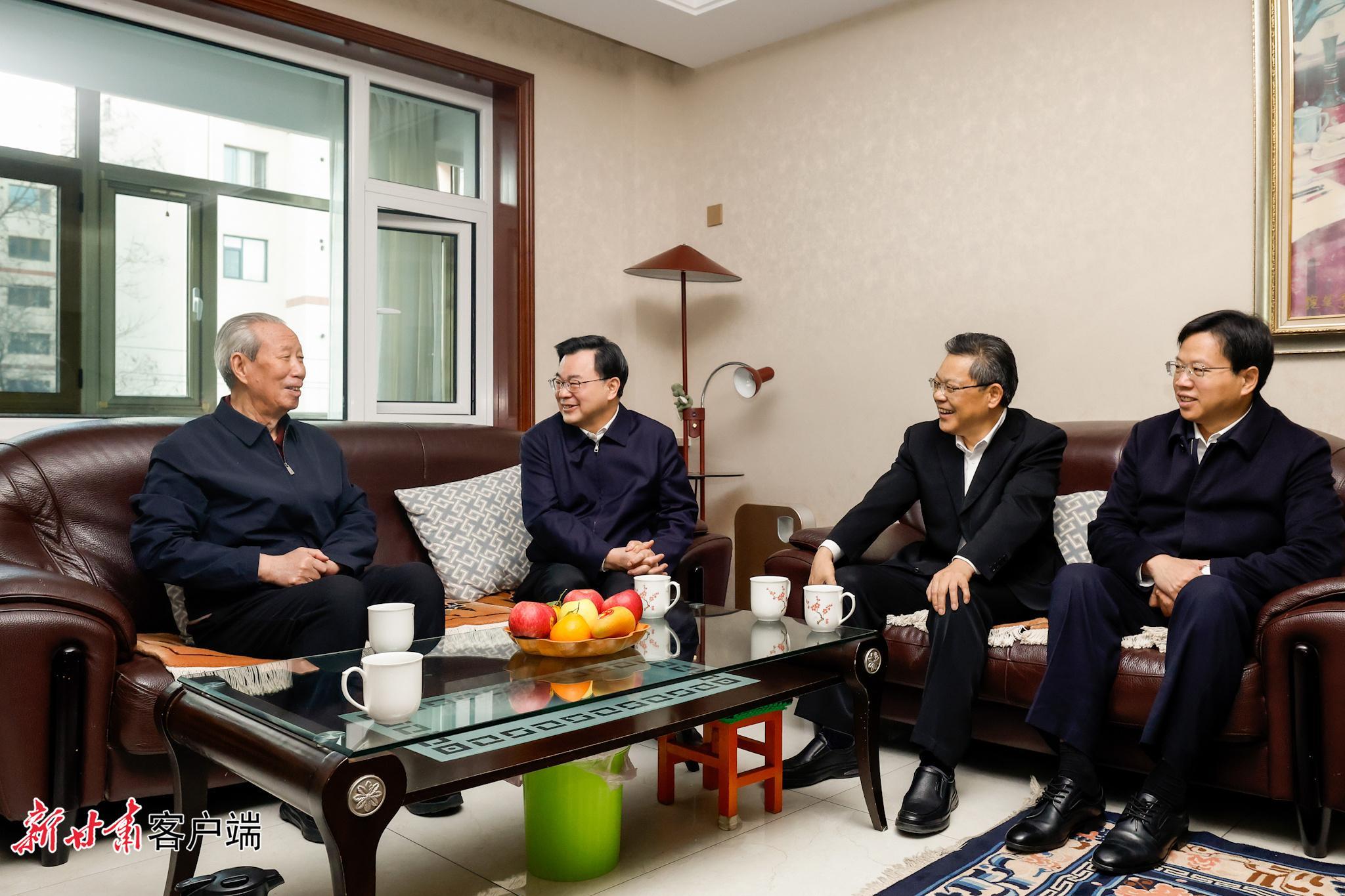 胡昌升任振鶴看望慰問(wèn)正省級(jí)老同志